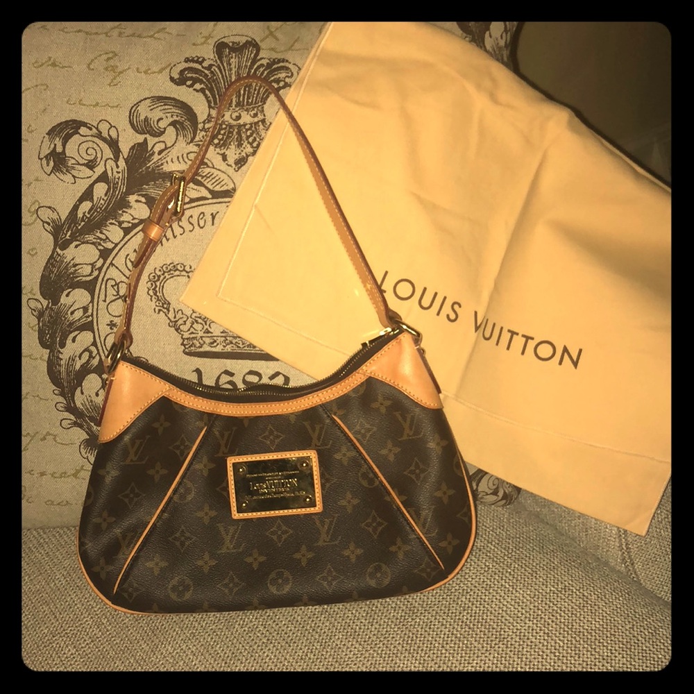 Louis Vuitton Monogram Canvas Thames PM